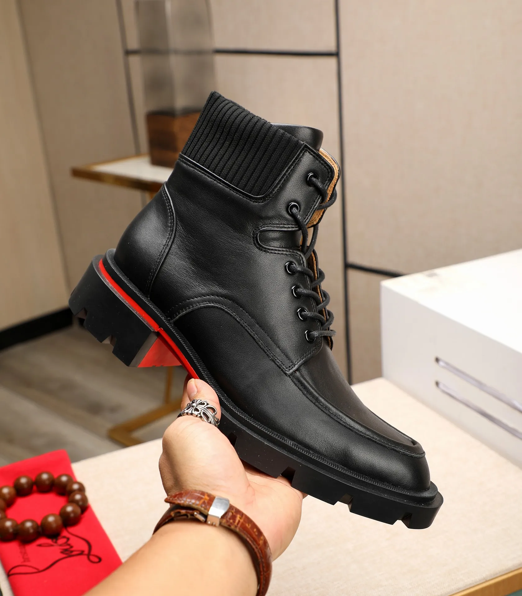 Men's Men's Shoes💰920 New Actual Shots••CL～High-end men's red-soled shoes! ••🆑Top original order purchasing agent. Imported top-layer ten-fingerprint leather and water-dyed cowhide inside 🉑️ Imported TPU rubber sole, wear-resistant and non-slip, full of European style, SIZA: 39-44 (45.46, customized)